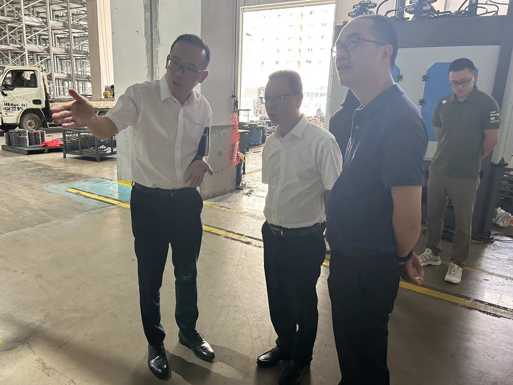 超聲波清洗技術(shù)：展現(xiàn)金屬工藝品的精美與質(zhì)感