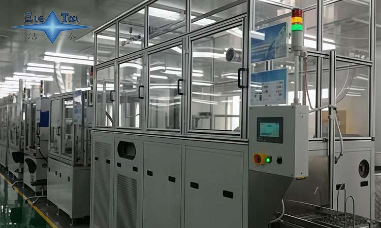 工件清洗不干凈導(dǎo)致返工率高?潔泰工業(yè)超聲波清洗機(jī),以深層潔凈終結(jié)返工噩夢(mèng) 雙溶劑超聲波清洗機(jī)